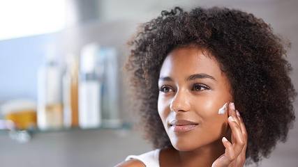 Les indispensables du maquillage : le glamour sans effort